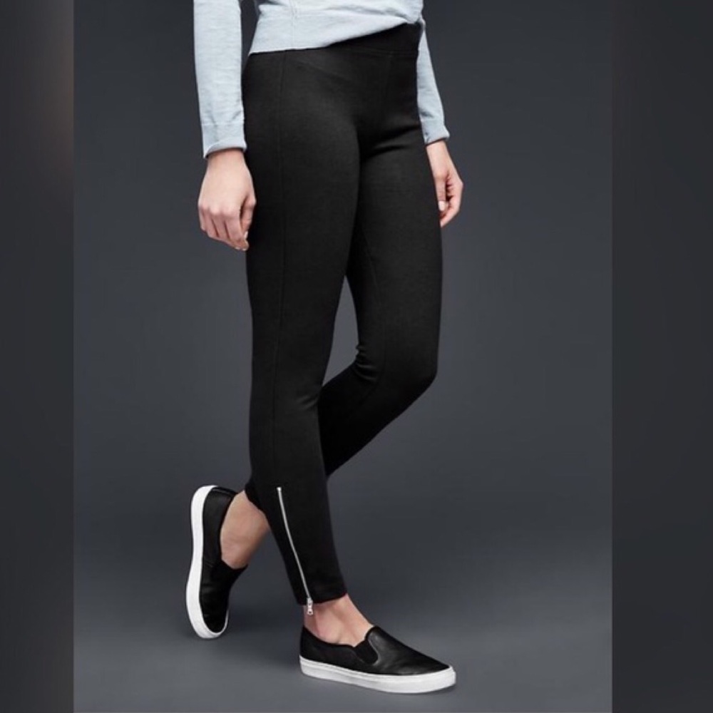 GAP Zipper Pointe Leggings